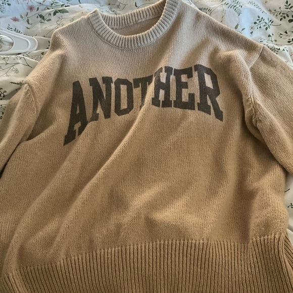 Sweater for sale - Picture 1 of 1